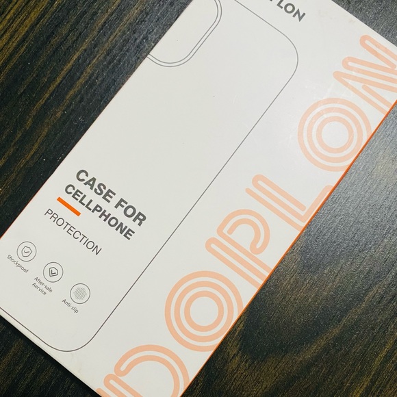 iPhone 13 Transparent Case - Picture 5 of 6